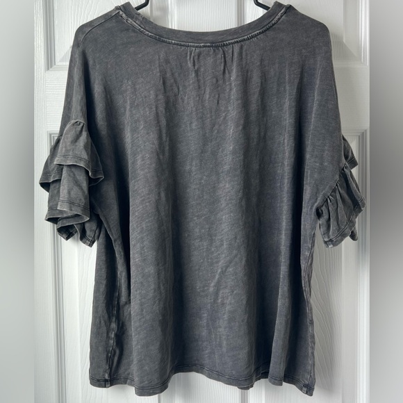 Universal Thread Ruffle Top - Picture 2 of 3